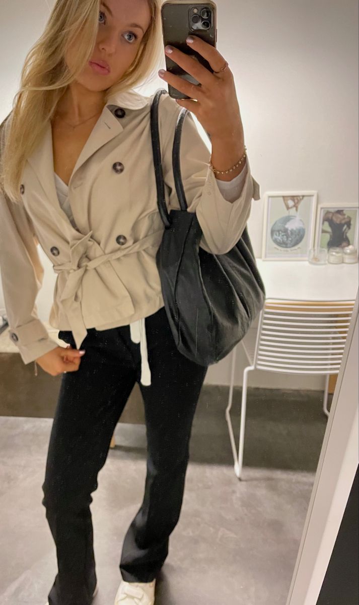 Mara cropped trench coat in ivory | SOKYND