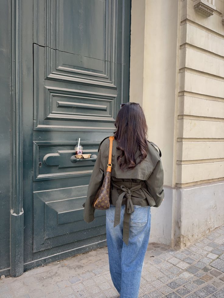Mara cropped trench coat in olive | SOKYND
